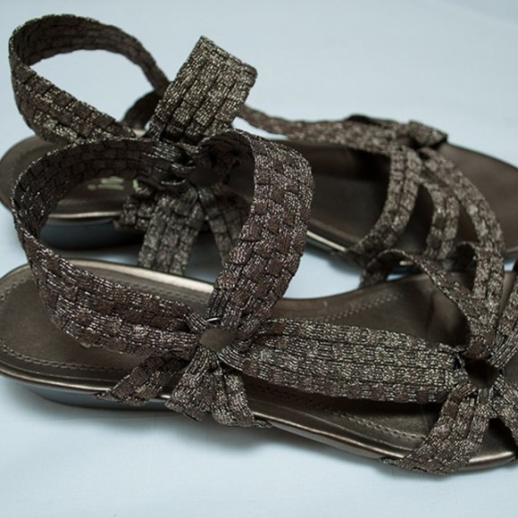 Gold Metallic Sandals with Stretchy Straps - Picture 4 of 6